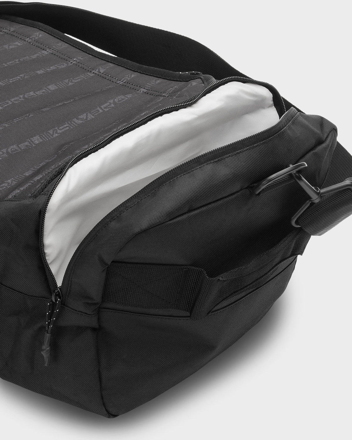 Quick Silver Shelter Duffel - Black